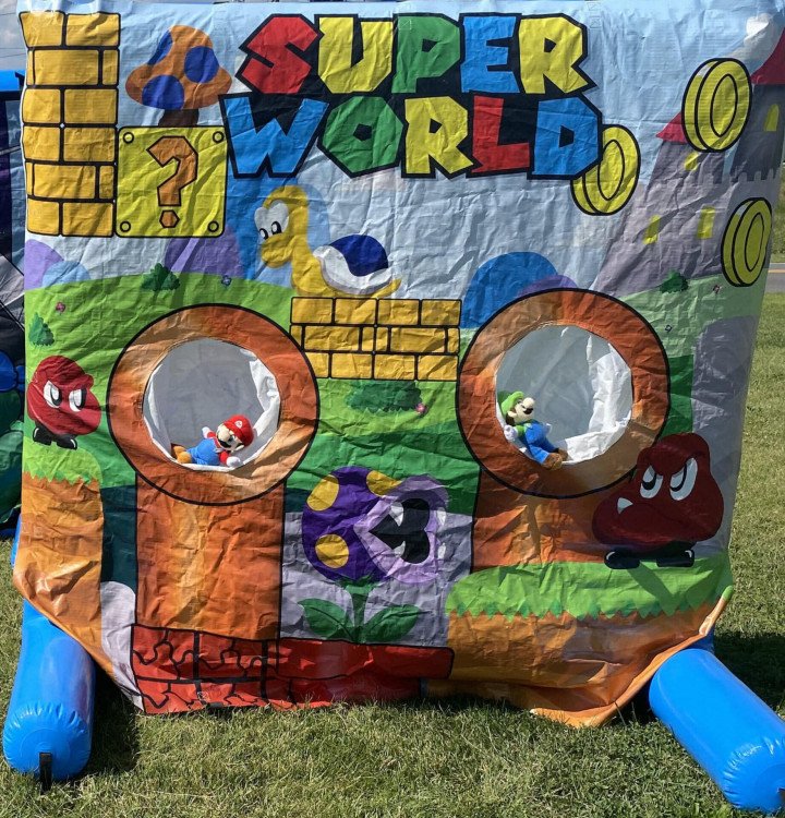 Super Mario & Luigi World Inflatable Frame Game Super Mario & Luigi World Inflatable Frame Game